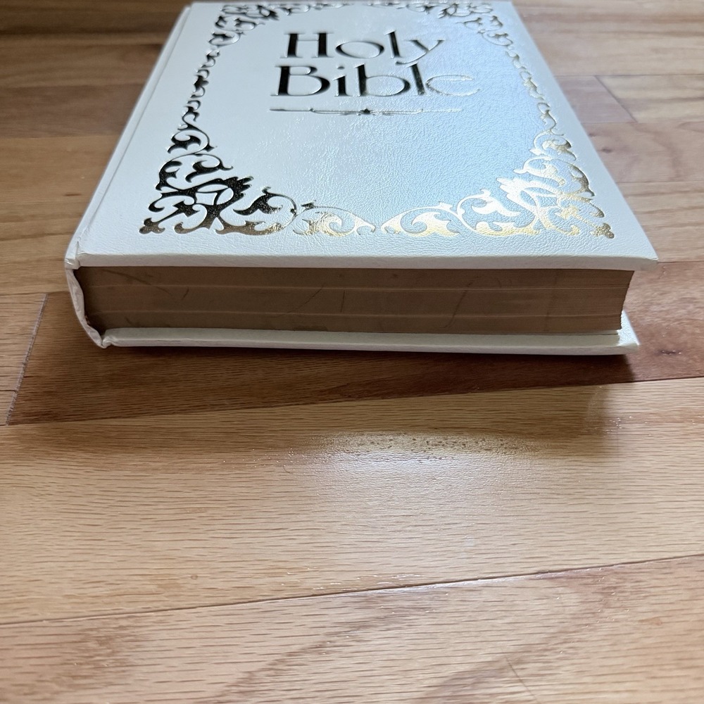 Regency Holy Bible King James Red Letter White Gold Hardcover‎ Family Records - Picture 3 of 16